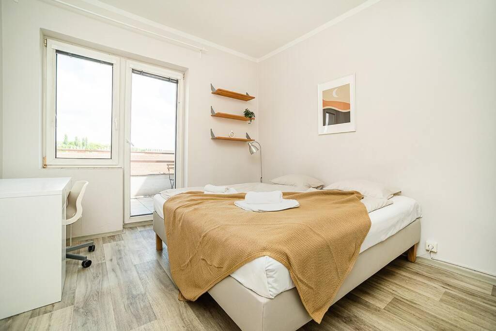 3 Bedroom Flat With Amazing Terrace Apartamento Praga